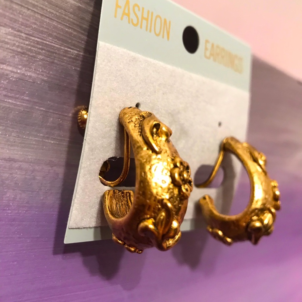 NWT Vintage Gold Drop Earrings Screw Back Clip-On - Picture 7 of 8